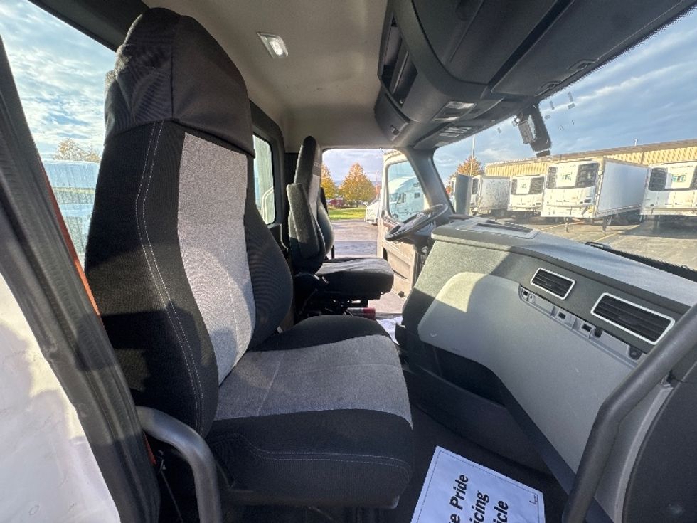 Day Cab Tractor-Heavy Duty Tractors-Freightliner-2020-T12664ST-Sturtevant-WI-388,166\n\t\tmiles-$ 52,000 - Image 14