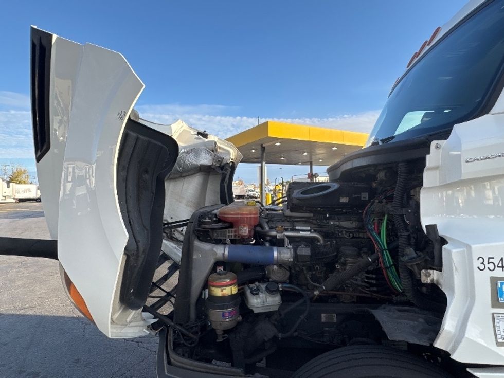 Day Cab Tractor-Heavy Duty Tractors-Freightliner-2020-T12664ST-Sturtevant-WI-388,166\n\t\tmiles-$ 52,000 - Image 15