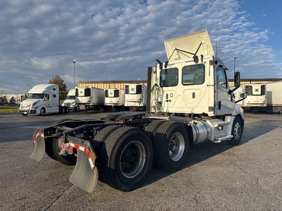 Day Cab Tractor-Heavy Duty Tractors-Freightliner-2020-T12664ST-Sturtevant-WI-388,166\n\t\tmiles-$ 52,000 - Image 5