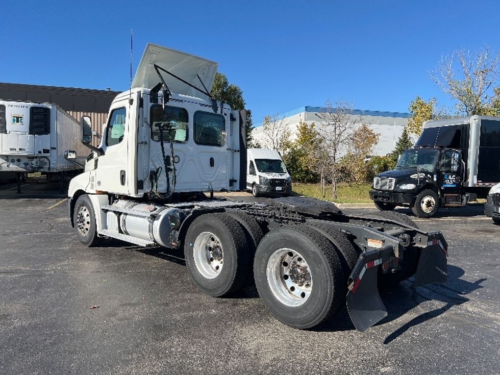 Day Cab Tractor-Heavy Duty Tractors-Freightliner-2020-T12664ST-Sturtevant-WI-470,215\n\t\tmiles-$ 46,000 - Image 5
