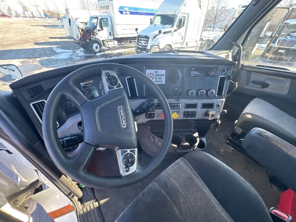 Day Cab Tractor-Heavy Duty Tractors-Freightliner-2020-T12664ST-Sturtevant-WI-623,646\n\t\tmiles-$ 33,000 - Image 10