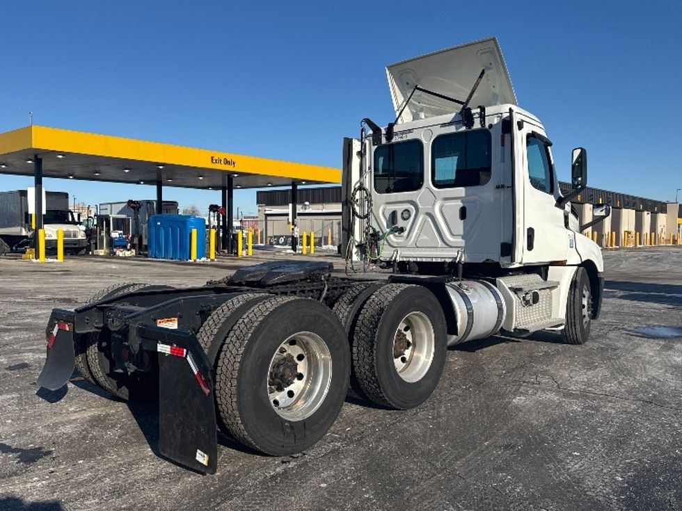 Day Cab Tractor-Heavy Duty Tractors-Freightliner-2020-T12664ST-Sturtevant-WI-623,646\n\t\tmiles-$ 33,000 - Image 5