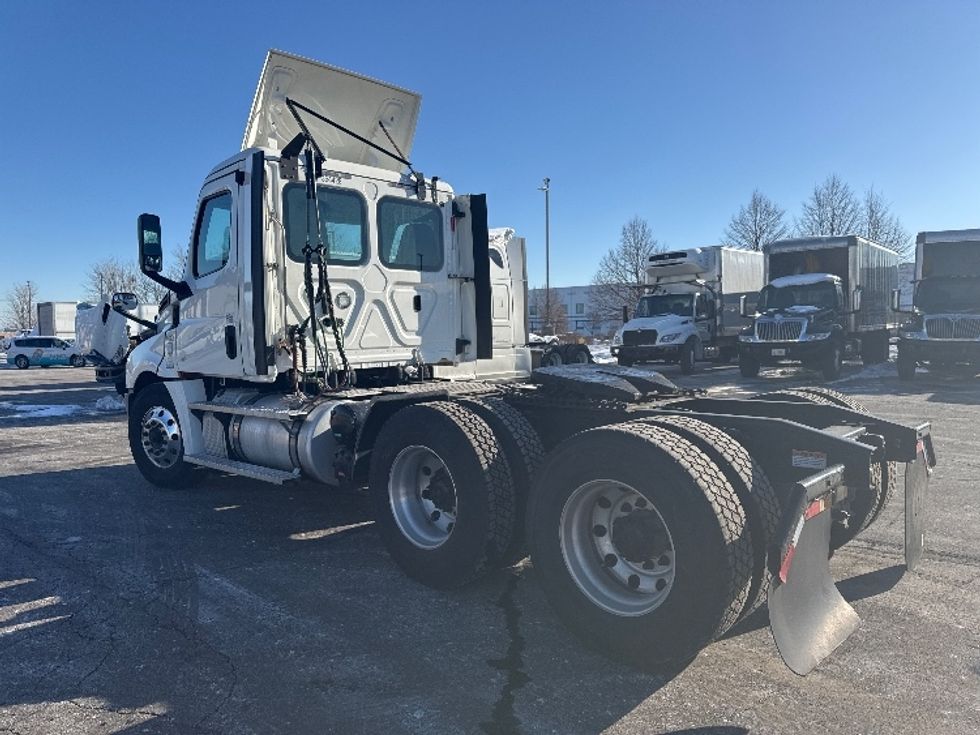 Day Cab Tractor-Heavy Duty Tractors-Freightliner-2020-T12664ST-Sturtevant-WI-623,646\n\t\tmiles-$ 33,000 - Image 7