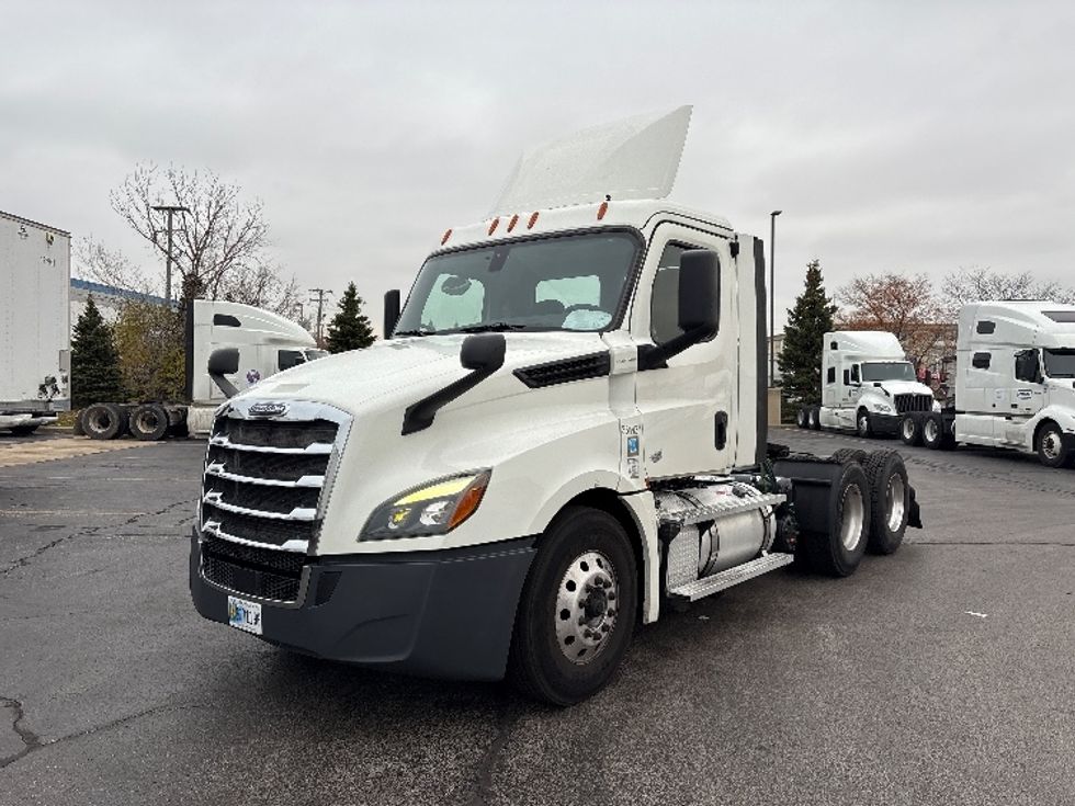 Day Cab Tractor-Heavy Duty Tractors-Freightliner-2020-T12664ST-Sturtevant-WI-634,585\n\t\tmiles-$ 32,000 - Image 3
