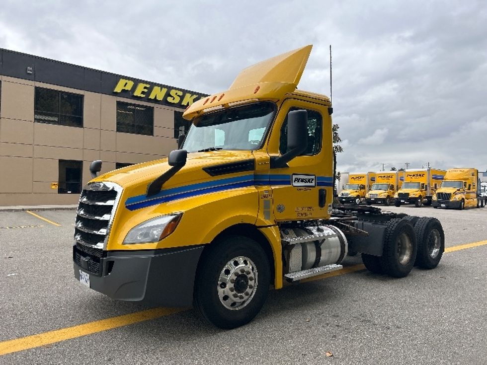 Day Cab Tractor-Heavy Duty Tractors-Freightliner-2020-T12664ST-Surrey-BC-469,567\n\t\tkm-$ 70,750 - Image 3