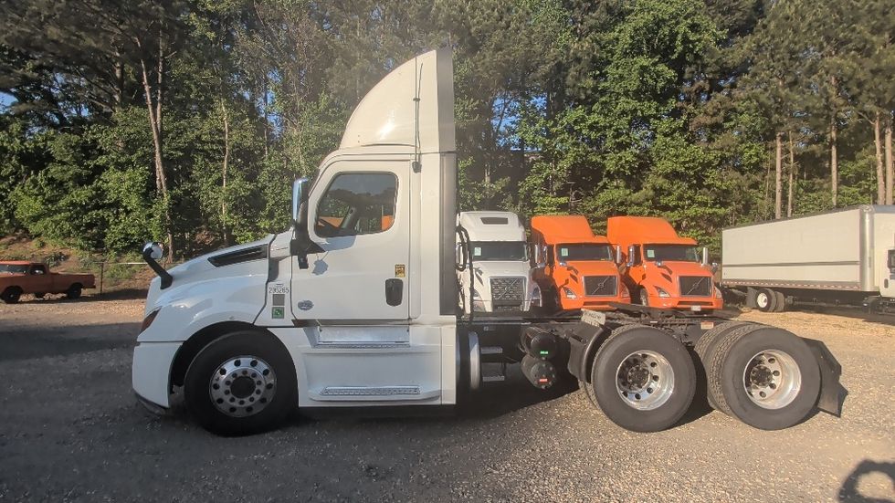 Day Cab Tractor-Heavy Duty Tractors-Freightliner-2020-T12664ST-Suwanee-GA-249,490\n\t\tmiles-$ 60,000 - Image 4