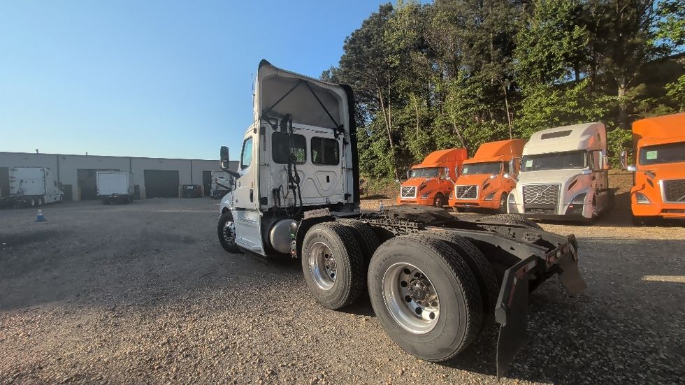 Day Cab Tractor-Heavy Duty Tractors-Freightliner-2020-T12664ST-Suwanee-GA-249,490\n\t\tmiles-$ 60,000 - Image 5