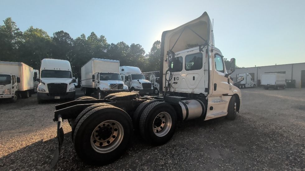 Day Cab Tractor-Heavy Duty Tractors-Freightliner-2020-T12664ST-Suwanee-GA-249,490\n\t\tmiles-$ 60,000 - Image 7
