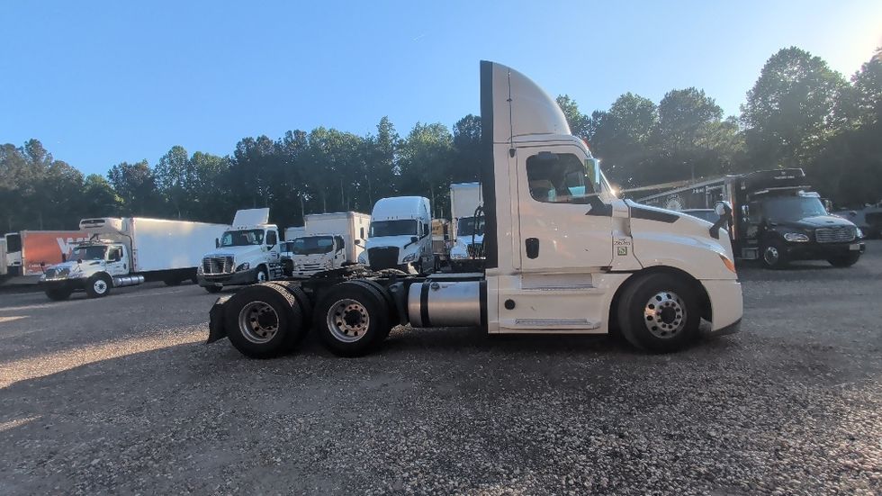 Day Cab Tractor-Heavy Duty Tractors-Freightliner-2020-T12664ST-Suwanee-GA-249,490\n\t\tmiles-$ 60,000 - Image 8
