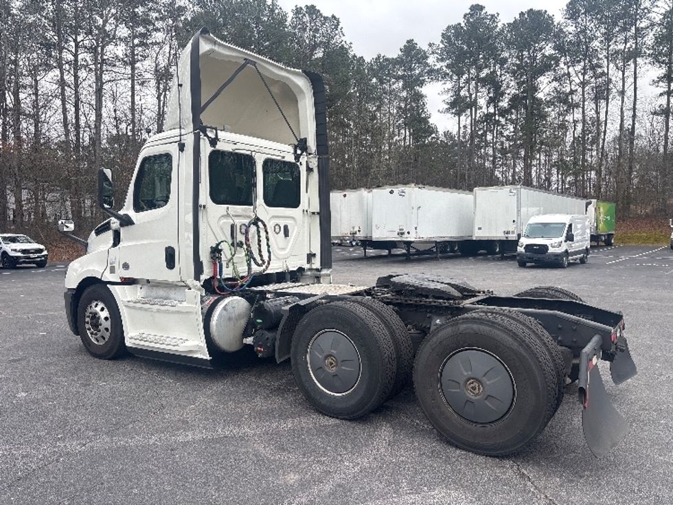 Day Cab Tractor-Heavy Duty Tractors-Freightliner-2020-T12664ST-Suwanee-GA-330,639\n\t\tmiles-$ 55,750 - Image 5