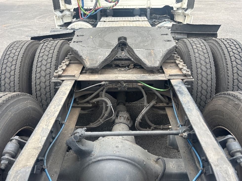 Day Cab Tractor-Heavy Duty Tractors-Freightliner-2020-T12664ST-Suwanee-GA-330,639\n\t\tmiles-$ 55,750 - Image 6