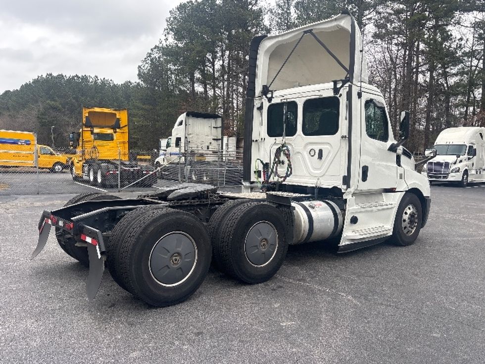 Day Cab Tractor-Heavy Duty Tractors-Freightliner-2020-T12664ST-Suwanee-GA-330,639\n\t\tmiles-$ 55,750 - Image 7