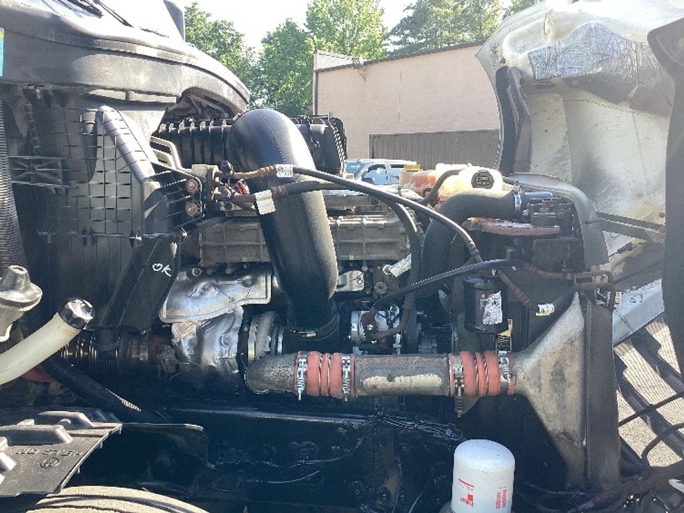 Day Cab Tractor-Heavy Duty Tractors-Freightliner-2020-T12664ST-Swedesboro-NJ-209,773\n\t\tmiles-$ 61,500 - Image 14