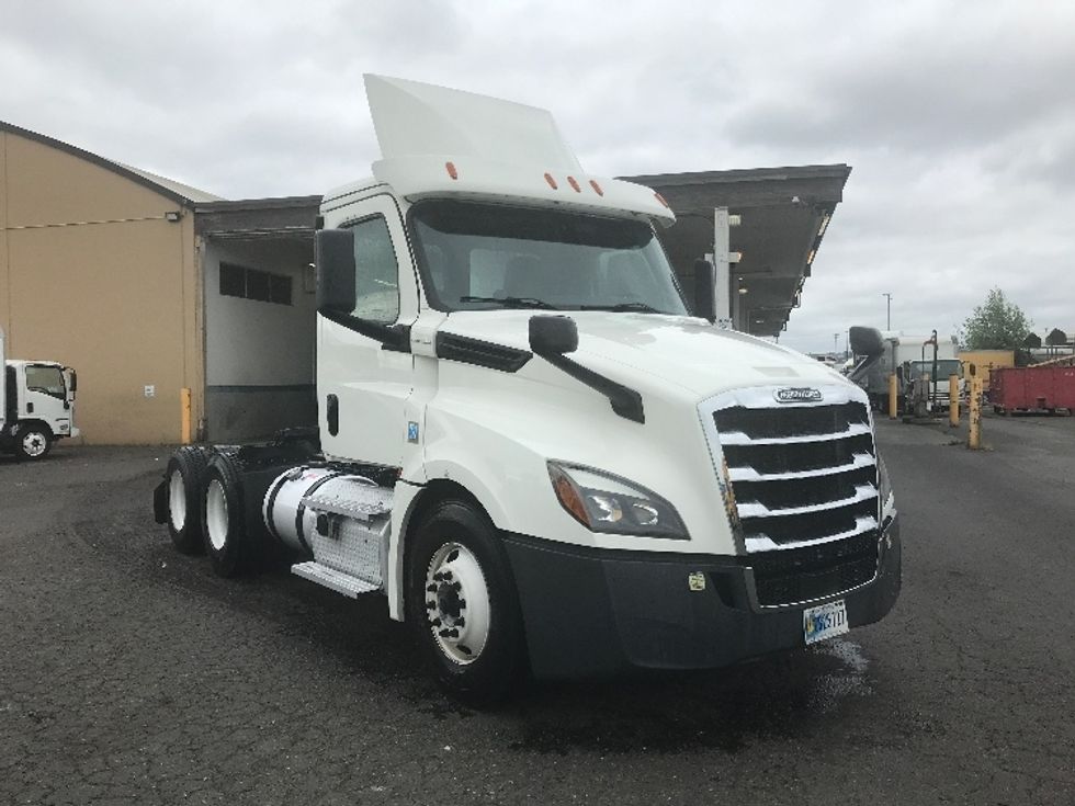 Day Cab Tractor-Heavy Duty Tractors-Freightliner-2020-T12664ST-Tacoma-WA-237,013\n\t\tmiles-$ 65,500 - Image 1
