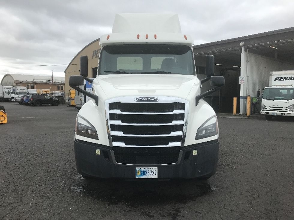 Day Cab Tractor-Heavy Duty Tractors-Freightliner-2020-T12664ST-Tacoma-WA-237,013\n\t\tmiles-$ 65,500 - Image 2