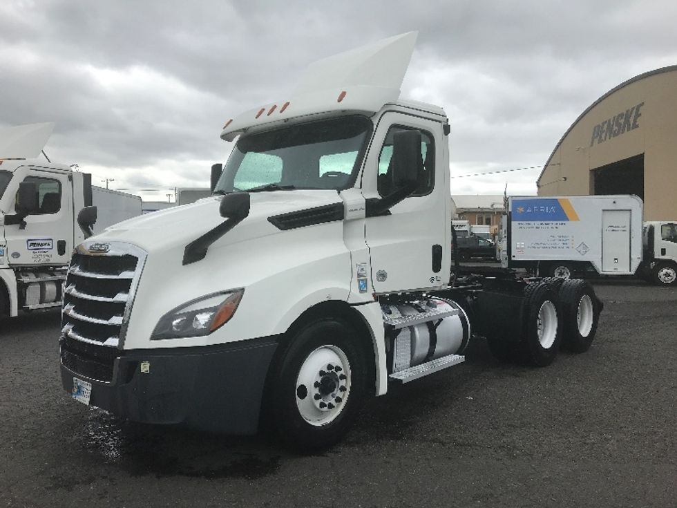 Day Cab Tractor-Heavy Duty Tractors-Freightliner-2020-T12664ST-Tacoma-WA-237,013\n\t\tmiles-$ 65,500 - Image 3