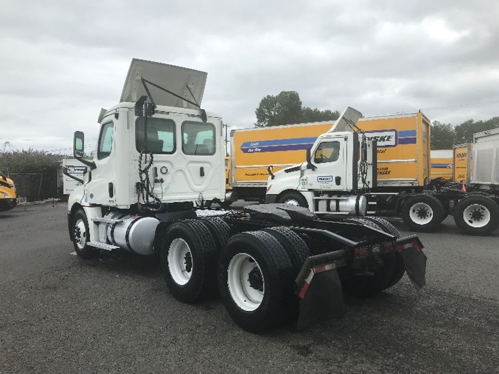 Day Cab Tractor-Heavy Duty Tractors-Freightliner-2020-T12664ST-Tacoma-WA-237,013\n\t\tmiles-$ 65,500 - Image 5