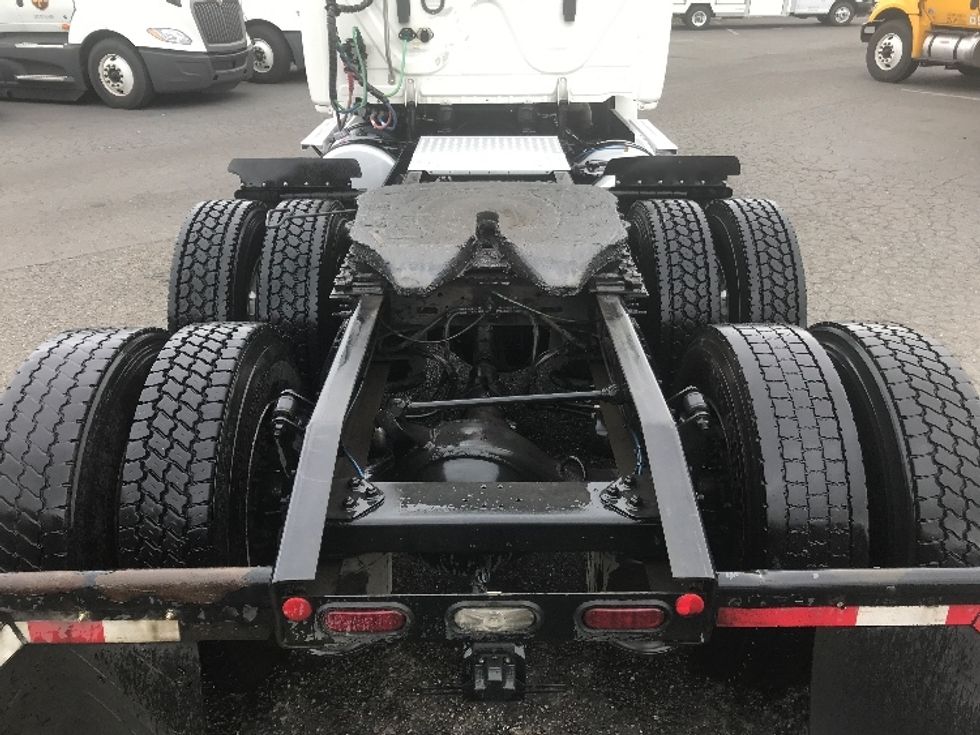 Day Cab Tractor-Heavy Duty Tractors-Freightliner-2020-T12664ST-Tacoma-WA-237,013\n\t\tmiles-$ 65,500 - Image 6