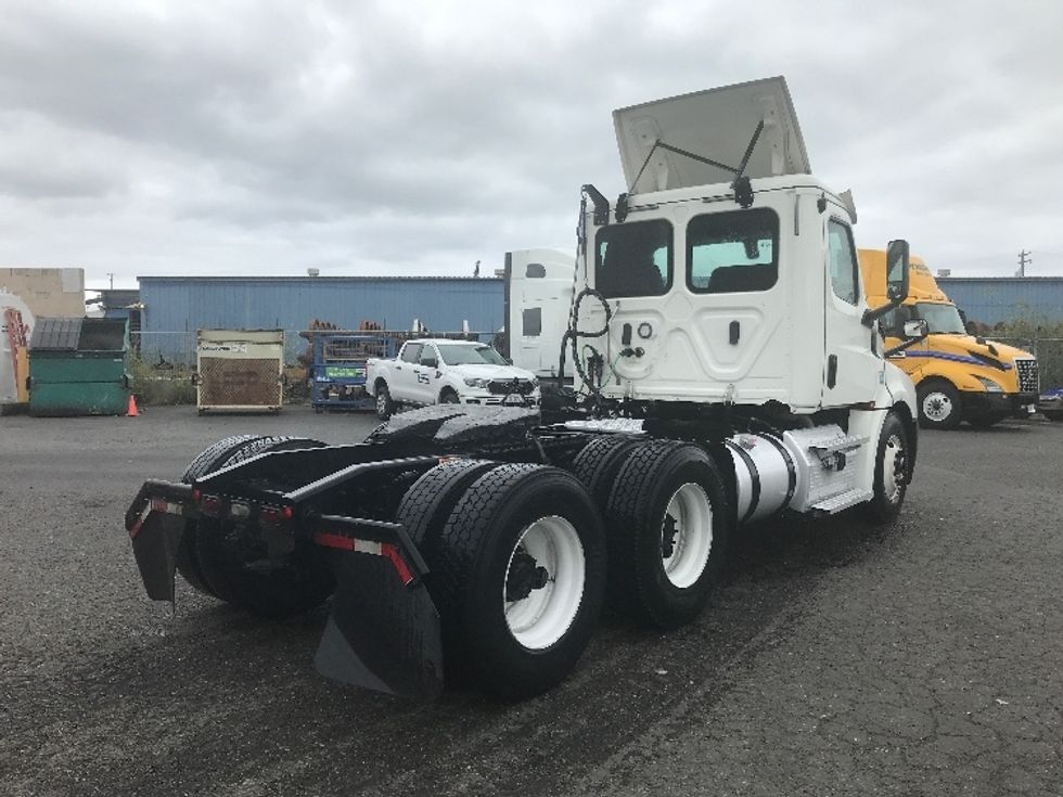 Day Cab Tractor-Heavy Duty Tractors-Freightliner-2020-T12664ST-Tacoma-WA-237,013\n\t\tmiles-$ 65,500 - Image 7