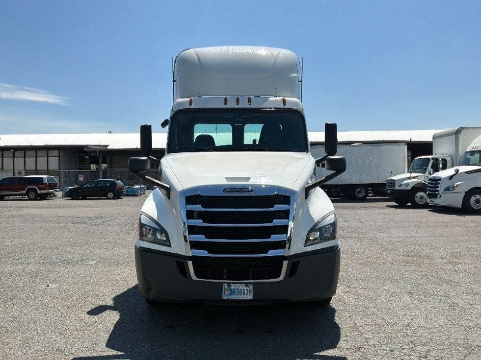 Day Cab Tractor-Heavy Duty Tractors-Freightliner-2020-T12664ST-Tacoma-WA-254,062\n\t\tmiles-$ 59,500 - Image 2