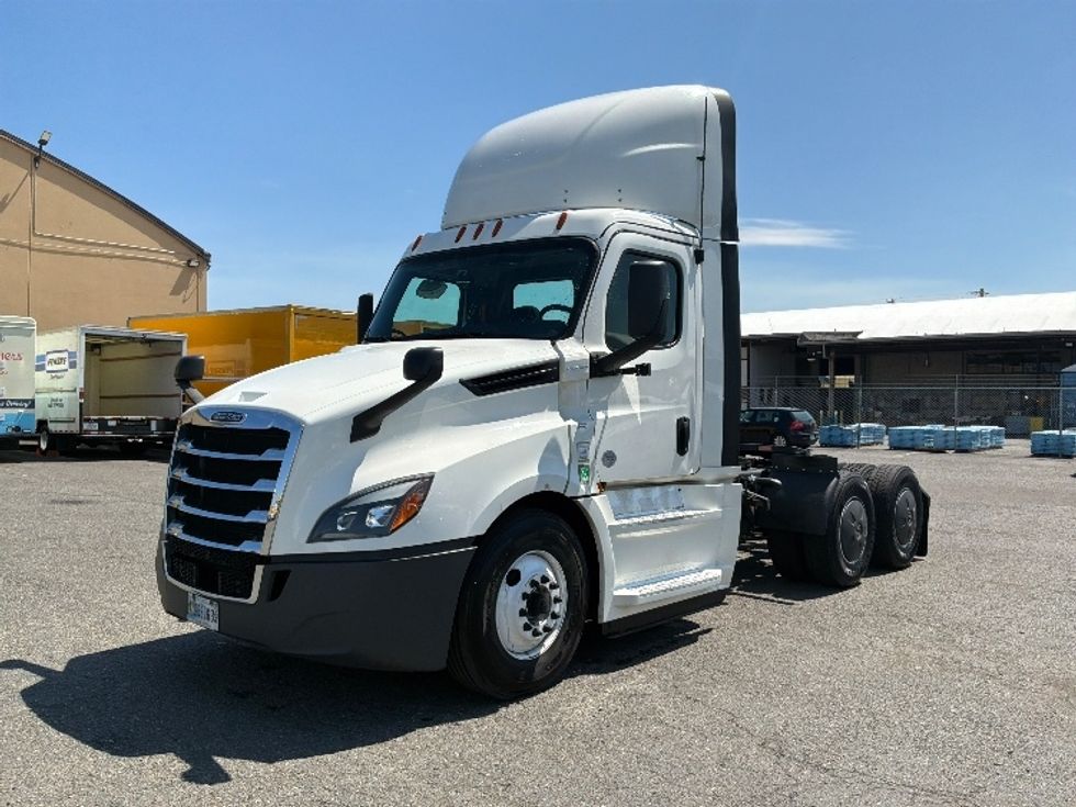 Day Cab Tractor-Heavy Duty Tractors-Freightliner-2020-T12664ST-Tacoma-WA-254,062\n\t\tmiles-$ 59,500 - Image 3
