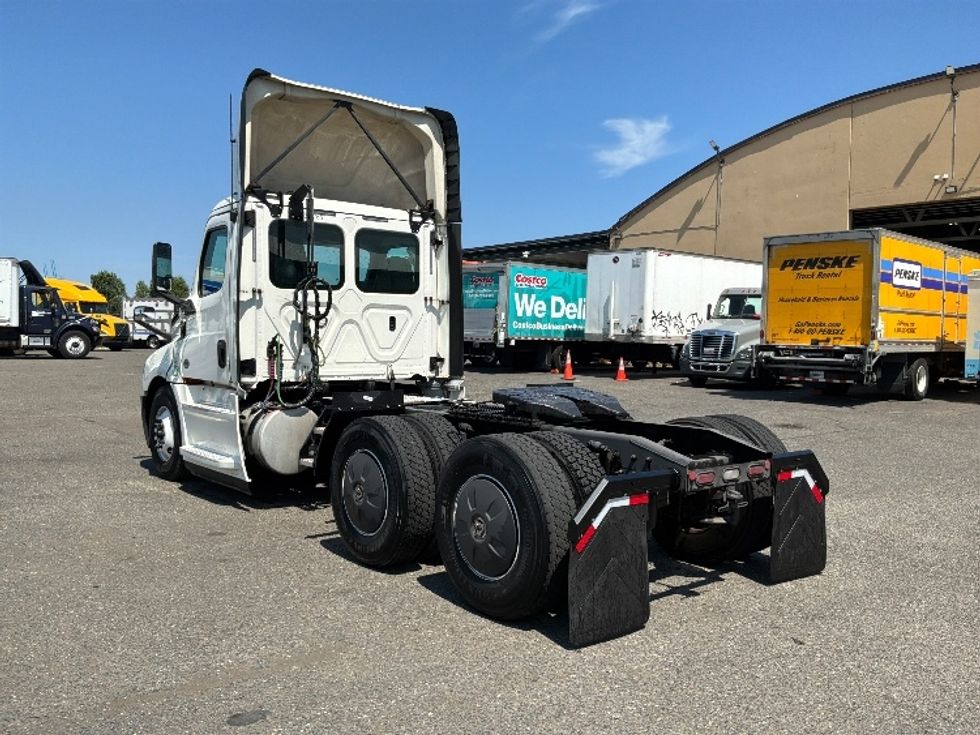 Day Cab Tractor-Heavy Duty Tractors-Freightliner-2020-T12664ST-Tacoma-WA-254,062\n\t\tmiles-$ 59,500 - Image 5