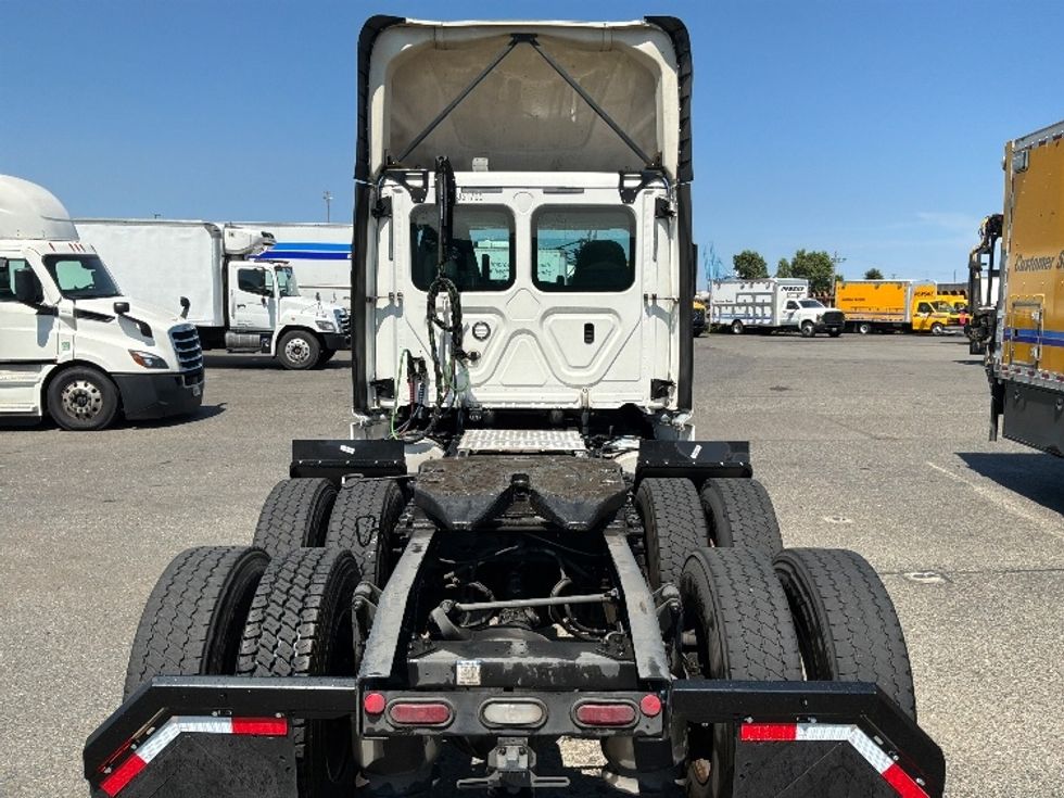 Day Cab Tractor-Heavy Duty Tractors-Freightliner-2020-T12664ST-Tacoma-WA-254,062\n\t\tmiles-$ 59,500 - Image 6