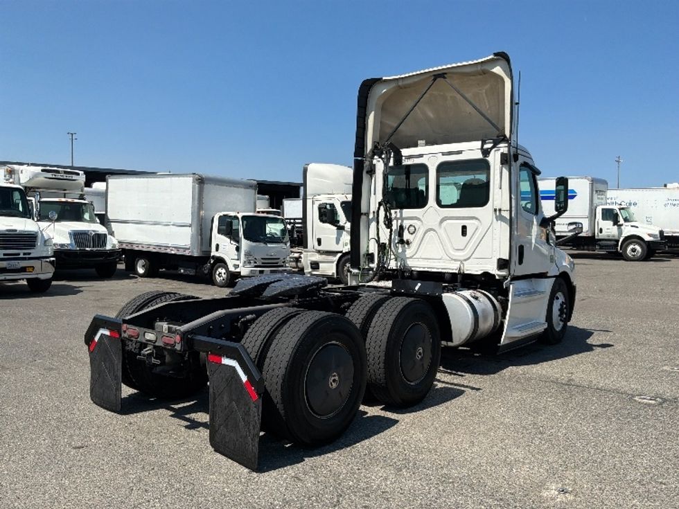 Day Cab Tractor-Heavy Duty Tractors-Freightliner-2020-T12664ST-Tacoma-WA-254,062\n\t\tmiles-$ 59,500 - Image 7