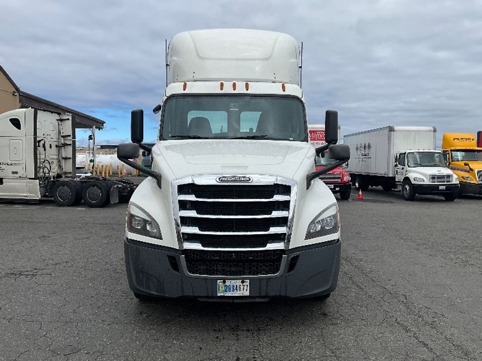 Day Cab Tractor-Heavy Duty Tractors-Freightliner-2020-T12664ST-Tacoma-WA-390,803\n\t\tmiles-$ 43,750 - Image 2