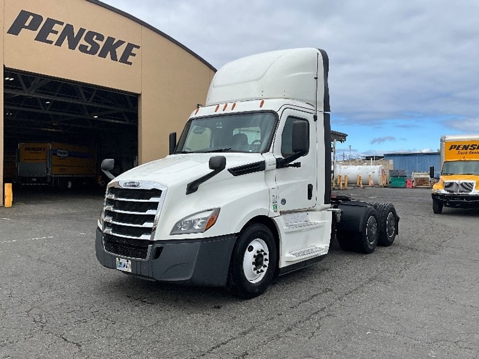 Day Cab Tractor-Heavy Duty Tractors-Freightliner-2020-T12664ST-Tacoma-WA-390,803\n\t\tmiles-$ 43,750 - Image 3