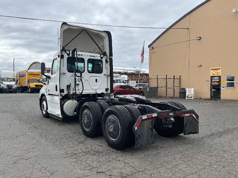 Day Cab Tractor-Heavy Duty Tractors-Freightliner-2020-T12664ST-Tacoma-WA-390,803\n\t\tmiles-$ 43,750 - Image 5