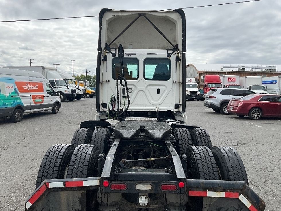 Day Cab Tractor-Heavy Duty Tractors-Freightliner-2020-T12664ST-Tacoma-WA-390,803\n\t\tmiles-$ 43,750 - Image 6