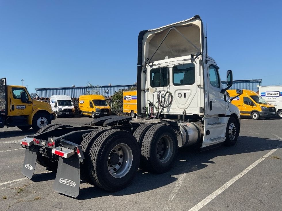 Day Cab Tractor-Heavy Duty Tractors-Freightliner-2020-T12664ST-Tacoma-WA-740,878\n\t\tmiles-$ 30,750 - Image 7