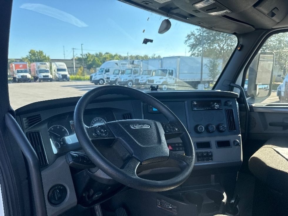 Day Cab Tractor-Heavy Duty Tractors-Freightliner-2020-T12664ST-Tampa-FL-221,830\n\t\tmiles-$ 63,250 - Image 10