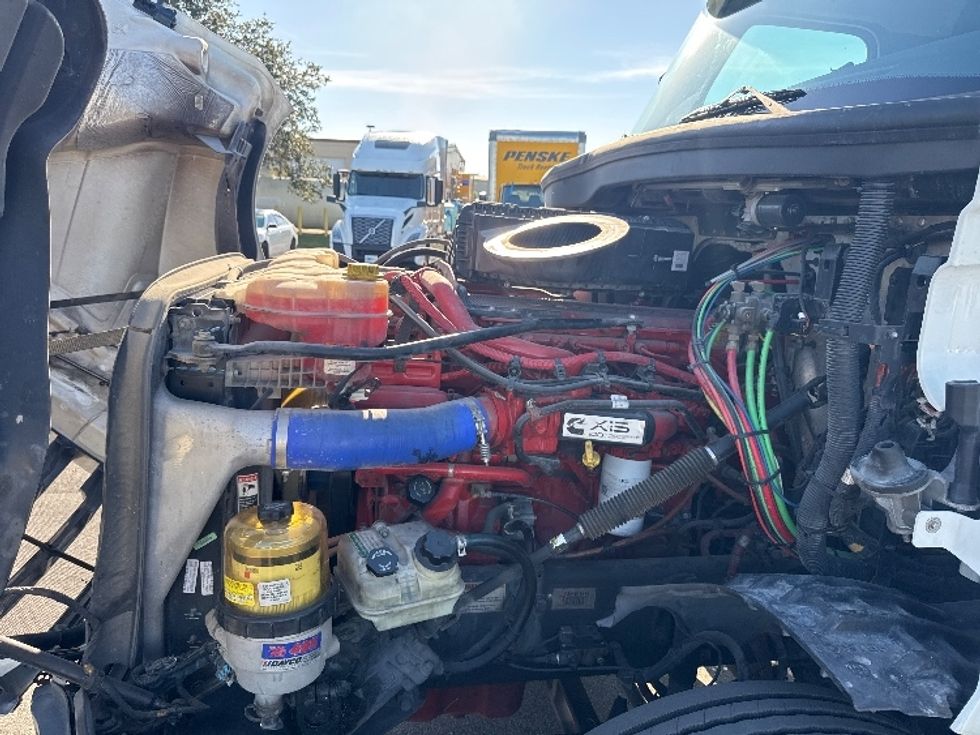 Day Cab Tractor-Heavy Duty Tractors-Freightliner-2020-T12664ST-Tampa-FL-221,830\n\t\tmiles-$ 63,250 - Image 16