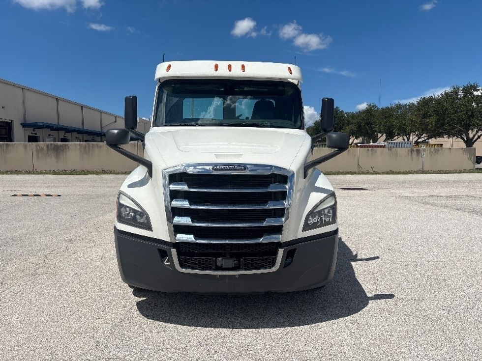 Day Cab Tractor-Heavy Duty Tractors-Freightliner-2020-T12664ST-Tampa-FL-224,637\n\t\tmiles-$ 62,750 - Image 2