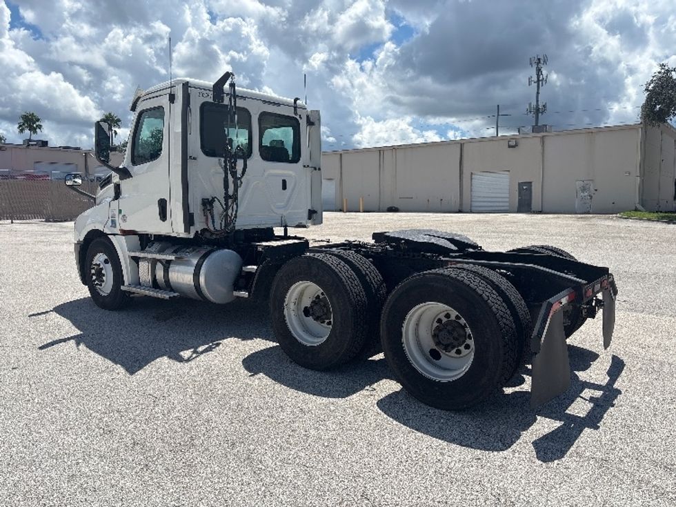Day Cab Tractor-Heavy Duty Tractors-Freightliner-2020-T12664ST-Tampa-FL-224,637\n\t\tmiles-$ 62,750 - Image 5