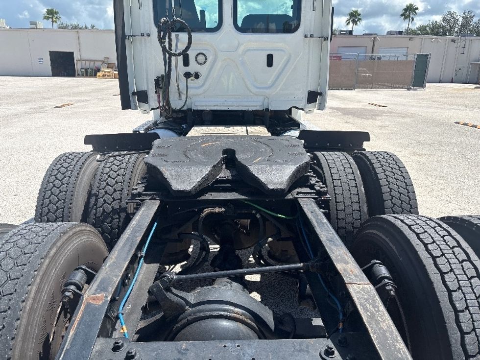 Day Cab Tractor-Heavy Duty Tractors-Freightliner-2020-T12664ST-Tampa-FL-224,637\n\t\tmiles-$ 62,750 - Image 6