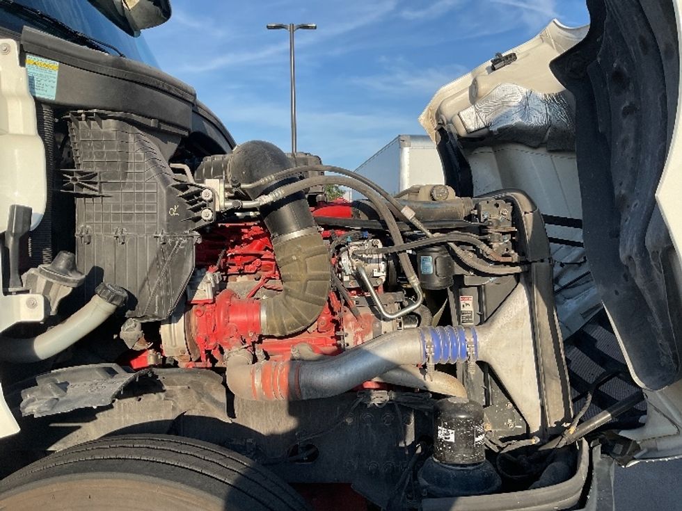 Day Cab Tractor-Heavy Duty Tractors-Freightliner-2020-T12664ST-Tampa-FL-241,452\n\t\tmiles-$ 62,500 - Image 15