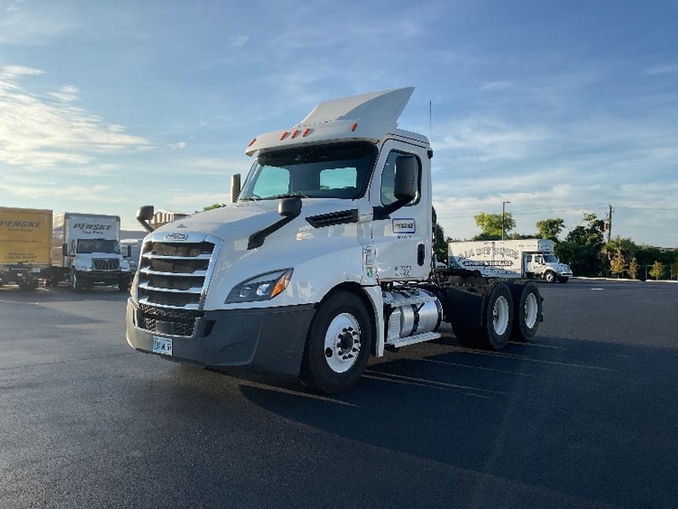 Day Cab Tractor-Heavy Duty Tractors-Freightliner-2020-T12664ST-Tampa-FL-241,452\n\t\tmiles-$ 62,500 - Image 3