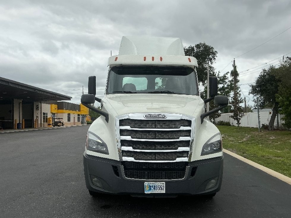 Day Cab Tractor-Heavy Duty Tractors-Freightliner-2020-T12664ST-Tampa-FL-270,042\n\t\tmiles-$ 52,500 - Image 2