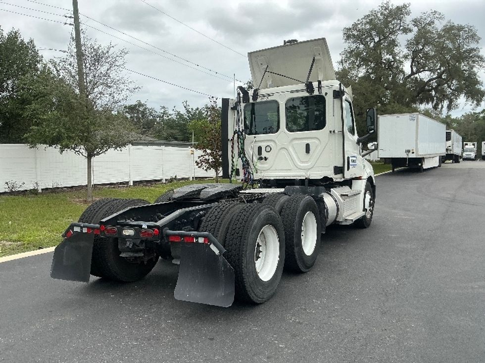 Day Cab Tractor-Heavy Duty Tractors-Freightliner-2020-T12664ST-Tampa-FL-270,042\n\t\tmiles-$ 52,500 - Image 7