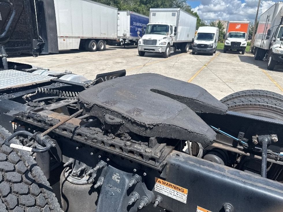 Day Cab Tractor-Heavy Duty Tractors-Freightliner-2020-T12664ST-Tampa-FL-302,788\n\t\tmiles-$ 53,250 - Image 18