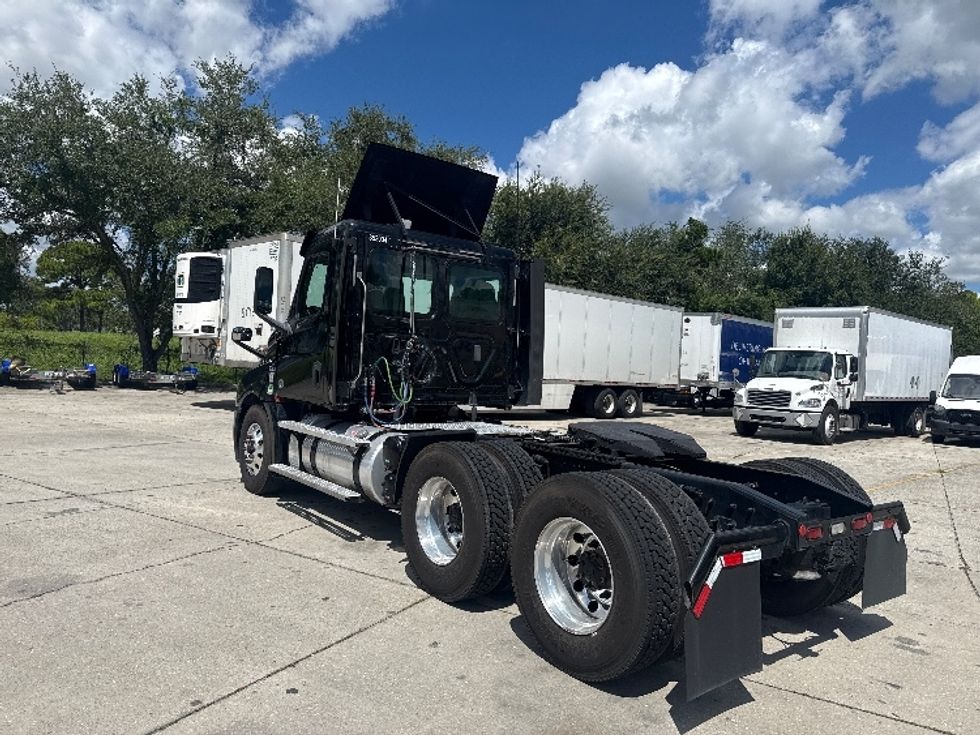Day Cab Tractor-Heavy Duty Tractors-Freightliner-2020-T12664ST-Tampa-FL-302,788\n\t\tmiles-$ 53,250 - Image 5