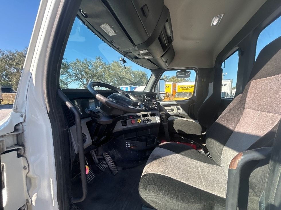 Day Cab Tractor-Heavy Duty Tractors-Freightliner-2020-T12664ST-Tampa-FL-313,603\n\t\tmiles-$ 51,750 - Image 10
