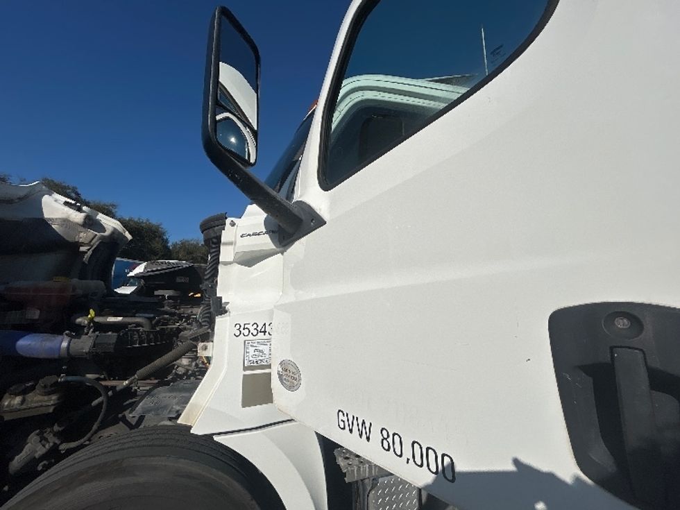 Day Cab Tractor-Heavy Duty Tractors-Freightliner-2020-T12664ST-Tampa-FL-313,603\n\t\tmiles-$ 51,750 - Image 21