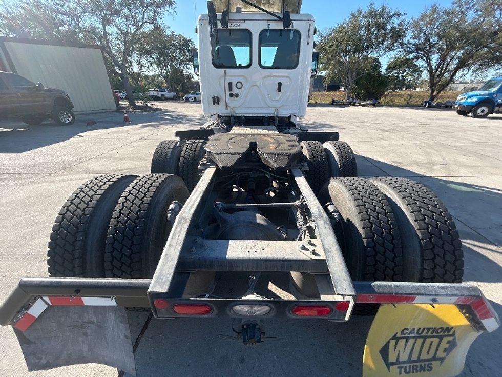 Day Cab Tractor-Heavy Duty Tractors-Freightliner-2020-T12664ST-Tampa-FL-313,603\n\t\tmiles-$ 51,750 - Image 6