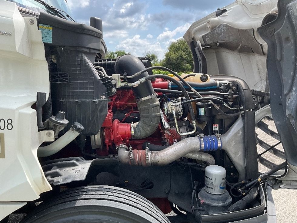 Day Cab Tractor-Heavy Duty Tractors-Freightliner-2020-T12664ST-Tampa-FL-387,859\n\t\tmiles-$ 49,750 - Image 15