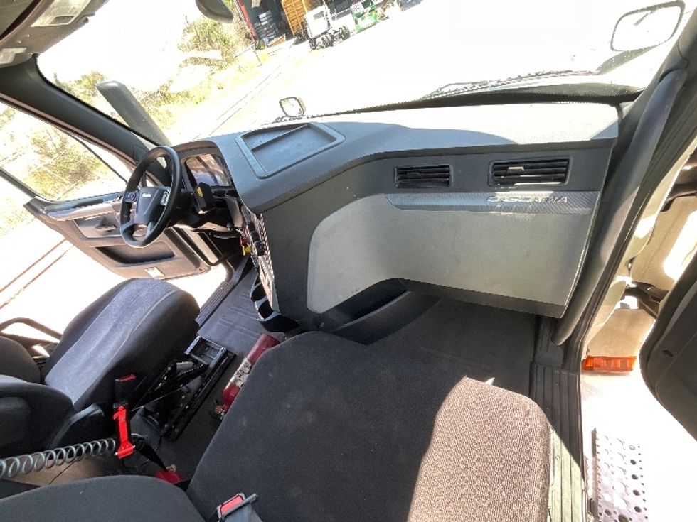 Day Cab Tractor-Heavy Duty Tractors-Freightliner-2020-T12664ST-Tampa-FL-415,397\n\t\tmiles-$ 49,750 - Image 13