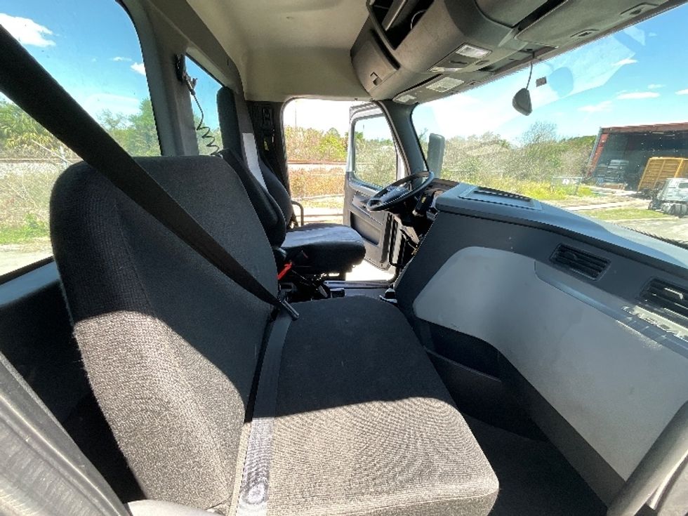 Day Cab Tractor-Heavy Duty Tractors-Freightliner-2020-T12664ST-Tampa-FL-415,397\n\t\tmiles-$ 49,750 - Image 14